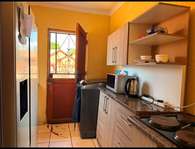 2 BEDROOM HOUSE FOR SALE IN TLHABANE WEST